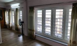 BÁN NHÀ PHÚ NHUẬN HXH 4 TẦNG ĐẸP LUNG LINH KHU VIP PHAN XÍCH LONG 4.6 TỶ.Mô tả:+ Diện tích: 35m2, ngang 3m dài 12m.+ Kết cấu: 1 trệt 2 lầu, sân thượng trước và sau, gồm 5 phòng ngủ, 3 toilet, 1 phòng thờ, phòng khách, phòng bếp.Mô tả:+ Vị trí: Cực đẹp, nhà ngay trung tâm phố ẩm thực. Gần Bệnh viện Hoàn Mỹ, đi bộ vài phút ra Siêu Thị Coopmart gần ngã tư Phan Đăng Lưu, Khu kinh doanh sầm uất và tập trung nhiều quán cà phê đẹp nhộn nhịp, cùng các công ty Văn Phòng,+ Lưu thông đi lại các Quận trung tâm rất thuận tiện. tiếp giáp Quận 1+ Khu an ninh tốt, dân trí cao yên tĩnh sạch sẽ.+ Nhà xây mới chắc chắn, BTCT ban công thoáng mát + Pháp lý: Sổ hồng hoàn công đầy đủGiá 4.6 tỷ. TL chủ nhà thiện chí gấp bán.Liên hệ: Mr Khoa 0582063101 Tư vấn xem nhà miễn phí