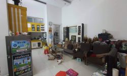 BÁN NHÀ PHÚ NHUẬN HXH 4 TẦNG ĐẸP LUNG LINH KHU VIP PHAN XÍCH LONG 4.6 TỶ.Mô tả:+ Diện tích: 35m2, ngang 3m dài 12m.+ Kết cấu: 1 trệt 2 lầu, sân thượng trước và sau, gồm 5 phòng ngủ, 3 toilet, 1 phòng thờ, phòng khách, phòng bếp.Mô tả:+ Vị trí: Cực đẹp, nhà ngay trung tâm phố ẩm thực. Gần Bệnh viện Hoàn Mỹ, đi bộ vài phút ra Siêu Thị Coopmart gần ngã tư Phan Đăng Lưu, Khu kinh doanh sầm uất và tập trung nhiều quán cà phê đẹp nhộn nhịp, cùng các công ty Văn Phòng,+ Lưu thông đi lại các Quận trung tâm rất thuận tiện. tiếp giáp Quận 1+ Khu an ninh tốt, dân trí cao yên tĩnh sạch sẽ.+ Nhà xây mới chắc chắn, BTCT ban công thoáng mát + Pháp lý: Sổ hồng hoàn công đầy đủGiá 4.6 tỷ. TL chủ nhà thiện chí gấp bán.Liên hệ: Mr Khoa 0582063101 Tư vấn xem nhà miễn phí