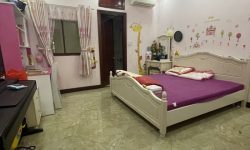 BÁN NHÀ PHÚ NHUẬN HXH 4 TẦNG ĐẸP LUNG LINH KHU VIP PHAN XÍCH LONG 4.6 TỶ.Mô tả:+ Diện tích: 35m2, ngang 3m dài 12m.+ Kết cấu: 1 trệt 2 lầu, sân thượng trước và sau, gồm 5 phòng ngủ, 3 toilet, 1 phòng thờ, phòng khách, phòng bếp.Mô tả:+ Vị trí: Cực đẹp, nhà ngay trung tâm phố ẩm thực. Gần Bệnh viện Hoàn Mỹ, đi bộ vài phút ra Siêu Thị Coopmart gần ngã tư Phan Đăng Lưu, Khu kinh doanh sầm uất và tập trung nhiều quán cà phê đẹp nhộn nhịp, cùng các công ty Văn Phòng,+ Lưu thông đi lại các Quận trung tâm rất thuận tiện. tiếp giáp Quận 1+ Khu an ninh tốt, dân trí cao yên tĩnh sạch sẽ.+ Nhà xây mới chắc chắn, BTCT ban công thoáng mát + Pháp lý: Sổ hồng hoàn công đầy đủGiá 4.6 tỷ. TL chủ nhà thiện chí gấp bán.Liên hệ: Mr Khoa 0582063101 Tư vấn xem nhà miễn phí