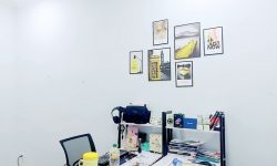 BÁN NHÀ PHÚ NHUẬN HXH 4 TẦNG ĐẸP LUNG LINH KHU VIP PHAN XÍCH LONG 4.6 TỶ.Mô tả:+ Diện tích: 35m2, ngang 3m dài 12m.+ Kết cấu: 1 trệt 2 lầu, sân thượng trước và sau, gồm 5 phòng ngủ, 3 toilet, 1 phòng thờ, phòng khách, phòng bếp.Mô tả:+ Vị trí: Cực đẹp, nhà ngay trung tâm phố ẩm thực. Gần Bệnh viện Hoàn Mỹ, đi bộ vài phút ra Siêu Thị Coopmart gần ngã tư Phan Đăng Lưu, Khu kinh doanh sầm uất và tập trung nhiều quán cà phê đẹp nhộn nhịp, cùng các công ty Văn Phòng,+ Lưu thông đi lại các Quận trung tâm rất thuận tiện. tiếp giáp Quận 1+ Khu an ninh tốt, dân trí cao yên tĩnh sạch sẽ.+ Nhà xây mới chắc chắn, BTCT ban công thoáng mát + Pháp lý: Sổ hồng hoàn công đầy đủGiá 4.6 tỷ. TL chủ nhà thiện chí gấp bán.Liên hệ: Mr Khoa 0582063101 Tư vấn xem nhà miễn phí