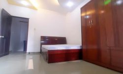 BÁN NHÀ PHÚ NHUẬN HXH 4 TẦNG ĐẸP LUNG LINH KHU VIP PHAN XÍCH LONG 4.6 TỶ.Mô tả:+ Diện tích: 35m2, ngang 3m dài 12m.+ Kết cấu: 1 trệt 2 lầu, sân thượng trước và sau, gồm 5 phòng ngủ, 3 toilet, 1 phòng thờ, phòng khách, phòng bếp.Mô tả:+ Vị trí: Cực đẹp, nhà ngay trung tâm phố ẩm thực. Gần Bệnh viện Hoàn Mỹ, đi bộ vài phút ra Siêu Thị Coopmart gần ngã tư Phan Đăng Lưu, Khu kinh doanh sầm uất và tập trung nhiều quán cà phê đẹp nhộn nhịp, cùng các công ty Văn Phòng,+ Lưu thông đi lại các Quận trung tâm rất thuận tiện. tiếp giáp Quận 1+ Khu an ninh tốt, dân trí cao yên tĩnh sạch sẽ.+ Nhà xây mới chắc chắn, BTCT ban công thoáng mát + Pháp lý: Sổ hồng hoàn công đầy đủGiá 4.6 tỷ. TL chủ nhà thiện chí gấp bán.Liên hệ: Mr Khoa 0582063101 Tư vấn xem nhà miễn phí