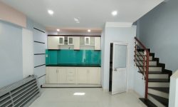 BÁN NHÀ PHÚ NHUẬN HXH 4 TẦNG ĐẸP LUNG LINH KHU VIP PHAN XÍCH LONG 4.6 TỶ.Mô tả:+ Diện tích: 35m2, ngang 3m dài 12m.+ Kết cấu: 1 trệt 2 lầu, sân thượng trước và sau, gồm 5 phòng ngủ, 3 toilet, 1 phòng thờ, phòng khách, phòng bếp.Mô tả:+ Vị trí: Cực đẹp, nhà ngay trung tâm phố ẩm thực. Gần Bệnh viện Hoàn Mỹ, đi bộ vài phút ra Siêu Thị Coopmart gần ngã tư Phan Đăng Lưu, Khu kinh doanh sầm uất và tập trung nhiều quán cà phê đẹp nhộn nhịp, cùng các công ty Văn Phòng,+ Lưu thông đi lại các Quận trung tâm rất thuận tiện. tiếp giáp Quận 1+ Khu an ninh tốt, dân trí cao yên tĩnh sạch sẽ.+ Nhà xây mới chắc chắn, BTCT ban công thoáng mát + Pháp lý: Sổ hồng hoàn công đầy đủGiá 4.6 tỷ. TL chủ nhà thiện chí gấp bán.Liên hệ: Mr Khoa 0582063101 Tư vấn xem nhà miễn phí