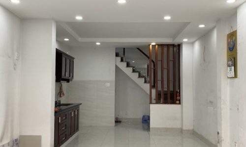 BÁN NHÀ MẶT TIỀN 40M2 3 TẦNG 4 PHÒNG NGỦ ĐẸP LUNG LINH KINH DOANH ĐỈNH NĂM CHÂU 5.8 TỶ.