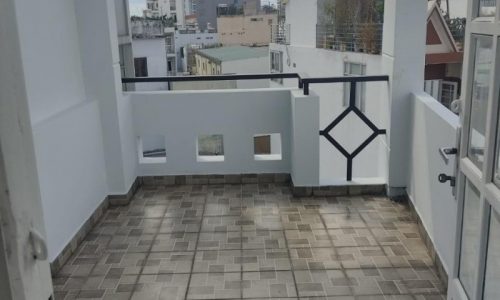 BÁN NHÀ PHÚ NHUẬN HXH 24M2 5 TẦNG  BTCT SÁT MẶT TIỀN PHAN ĐĂNG LƯU 2.9 TỶ.