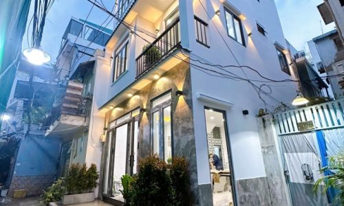 BÁN NHÀ PHÚ NHUẬN HXH 50M2 NGANG 5.5 M 3 TÂNG 4 PHÒNG NGỦ ĐẸP LUNG LINH HOÀNG HOA THÁM 5.95 TỶ.