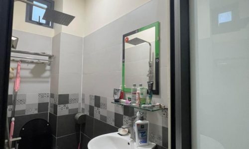 BÁN NHÀ PHÚ NHUẬN SÁT HXH 50M2 4 TẦNG NGANG 4.2M 4 PHÒNG NGỦ THÍCH QUẢNG ĐỨC 5.6 TỶ.