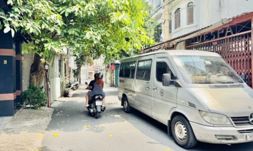 BÁN NHÀ PHÚ NHUẬN 42M2 HBG 5 TẦNG NGANG 4,5M SÁT MT DÂN TRÍ NGUYỄN ĐÌNH CHÍNH 5.8 TỶ.