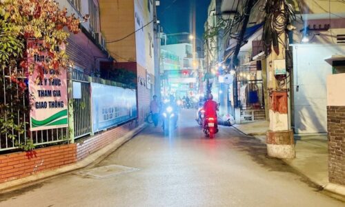 BÁN NHÀ PHÚ NHUẬN HẺM XE TẢI 30M2 2 TẦNG NGANG 5M NỞ HẬU 3 PN KD ĐỈNH PHAN ĐÌNH PHÙNG 5.1 TỶ.