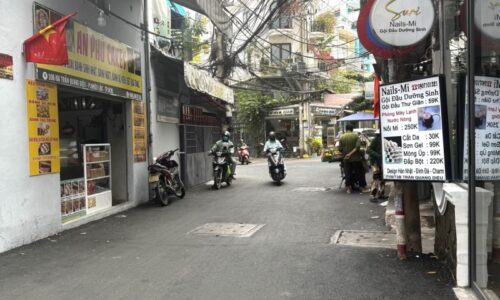 BÁN NHÀ MẶT TIỀN 54M2 3 TẦNG NGANG 4,2M NỞ HẬU KD ĐỈNH VIP LÊ QUÝ ĐÔN 9.9 TỶ.