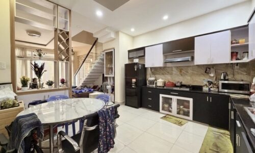 BÁN NHÀ PHÚ NHUẬN HXH 65M2 4 TẦNG NGANG 4,3M SÁT MT NGUYỄN ĐÌNH CHÍNH 10.5 TỶ.